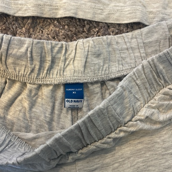 Old Navy Sunday Sleep PJ Short Set - Picture 3 of 10